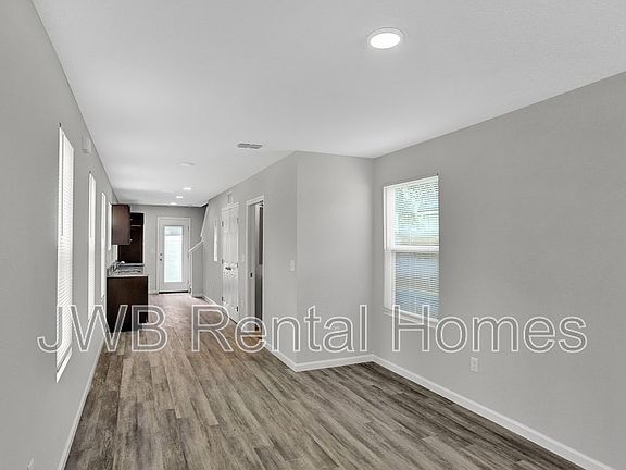 3rd image of 1256 Pippin St