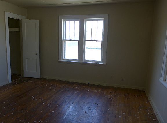 5th image of 110 S Kentucky St