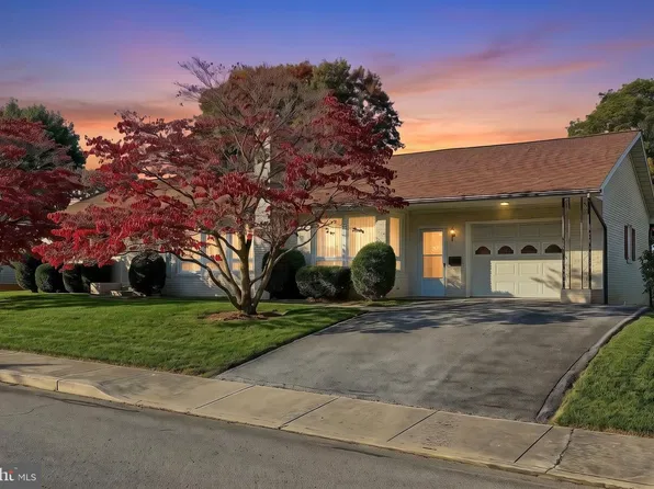 204 Charles Ave, Hanover, PA 17331