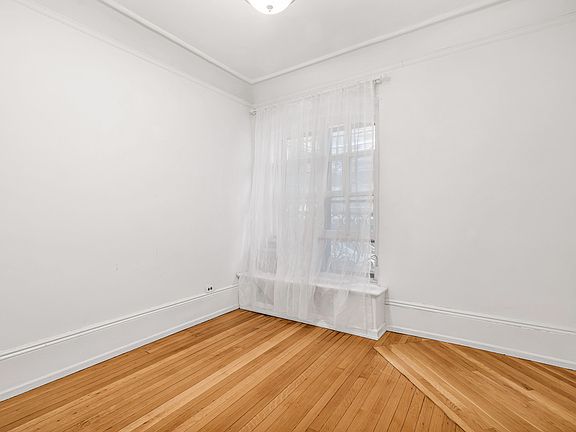 4th image of 2109 Broadway APT 14137