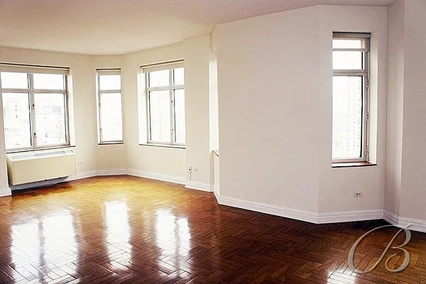 Rented by Bellmarc Realty | media 19