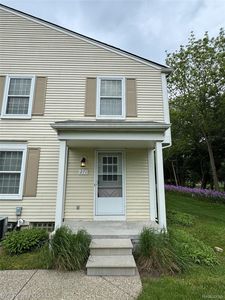 271 Inlet Ct, Walled Lake, MI, 48390
