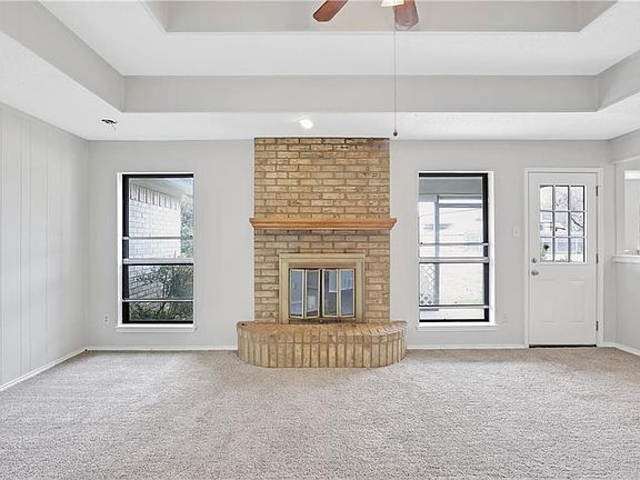 3rd image of 2808 Whispering Creek Ln