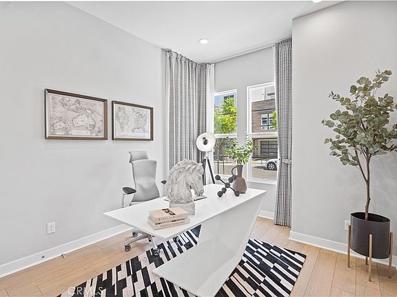 5th image of 598 Alder Way