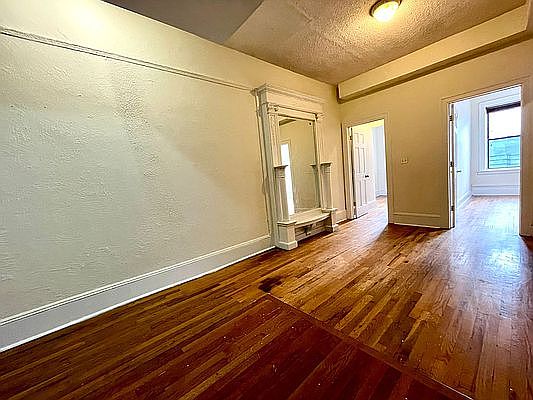 3rd image of 1055 Dean St APT 6