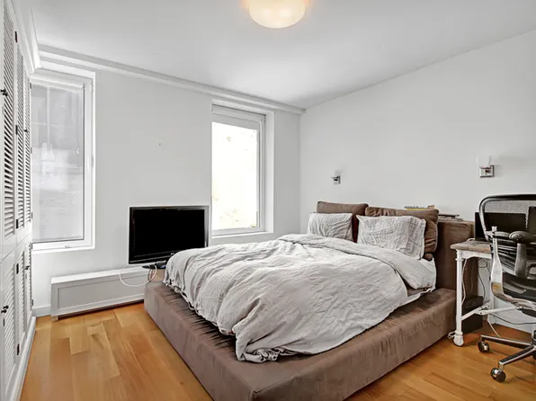 119 Chambers Street image 19 of 22