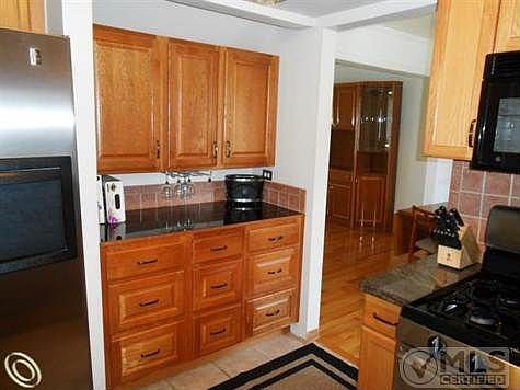 Extra Kit Counter Space