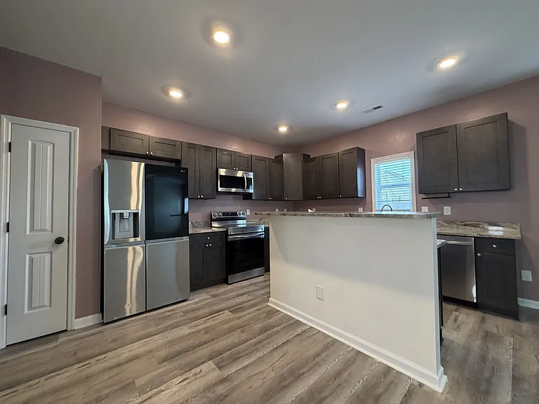 302 E Franck St — Photo 6