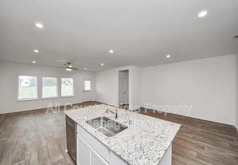 31303 Heddington Ln — Photo 5
