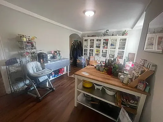 Rented by Metropolis International Realty Inc. | media 2