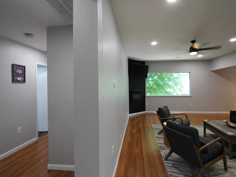 221 Alleghany Dr — Photo 4