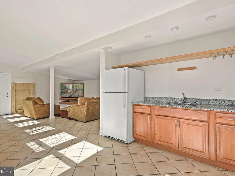 326 Walker Rd — Photo 39