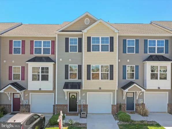83 Carnes Way, Martinsburg, WV 25403