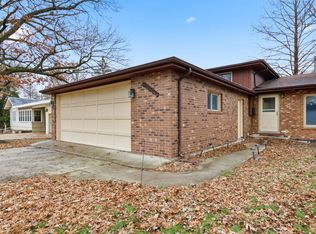 18341 Poplar Ave, Homewood, IL 60430