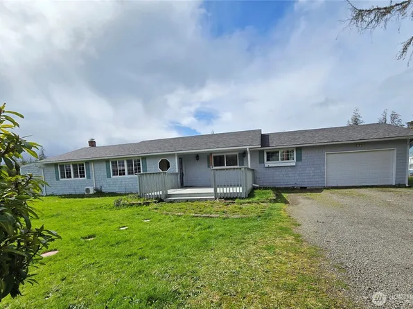 831 Robin Hood Loop, Forks, WA 98331