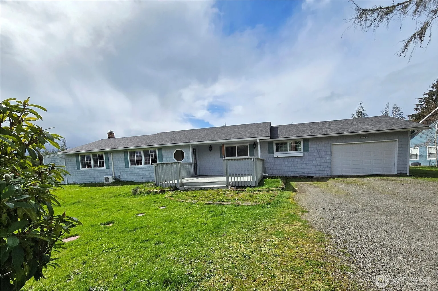 831 Robin Hood Loop photo 1