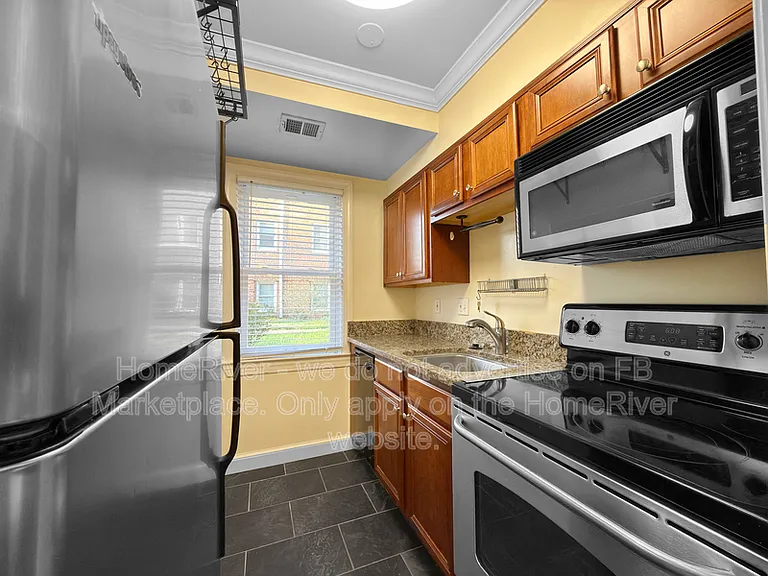 722 S Washington St #104 — Photo 9