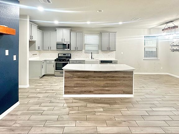 2nd image of 144 Nogalito Way