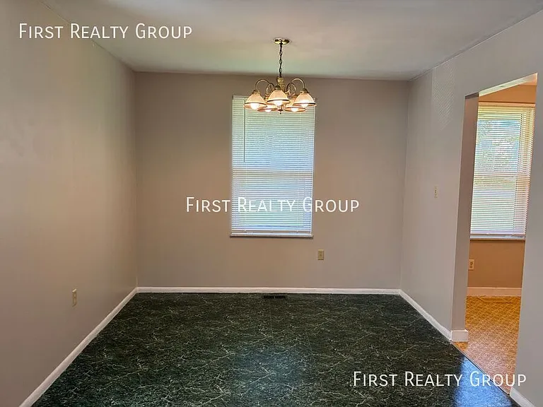 2322 Koehler Ave — Photo 6