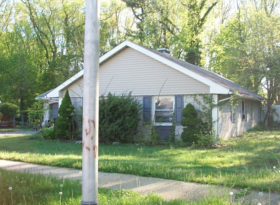 2nd image of 43 Paddock Ln