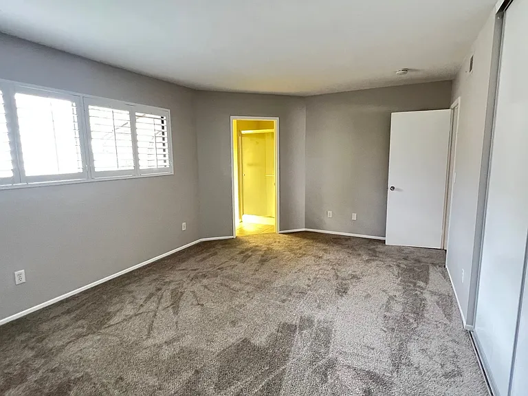 400 S Flower St #135 — Photo 13