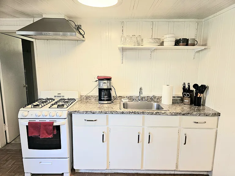 58 Buena Vista Ave #B — Photo 5