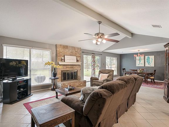 2nd image of 2927 Valley Rose Dr