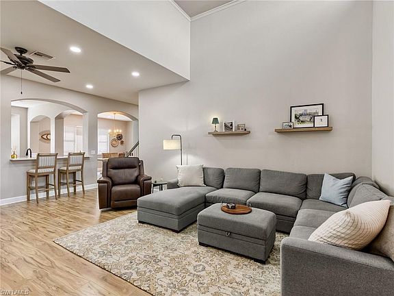 3rd image of 13741 Collina CT
