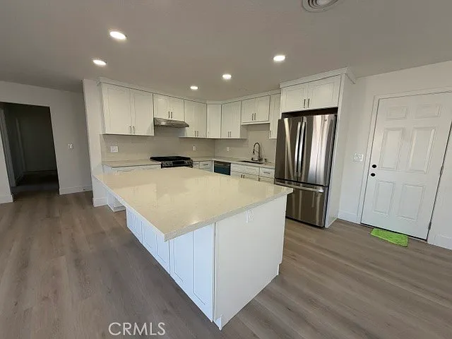 15662 Pacific St — Photo 2