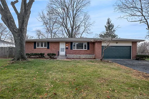 420 Stoneybrook Dr Photo 1