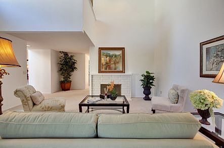 3rd image of 620 Kalmia Ct NW
