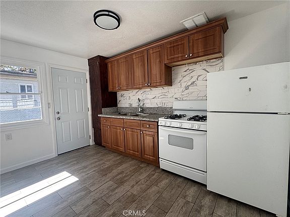 2nd image of 146 N Parker St
