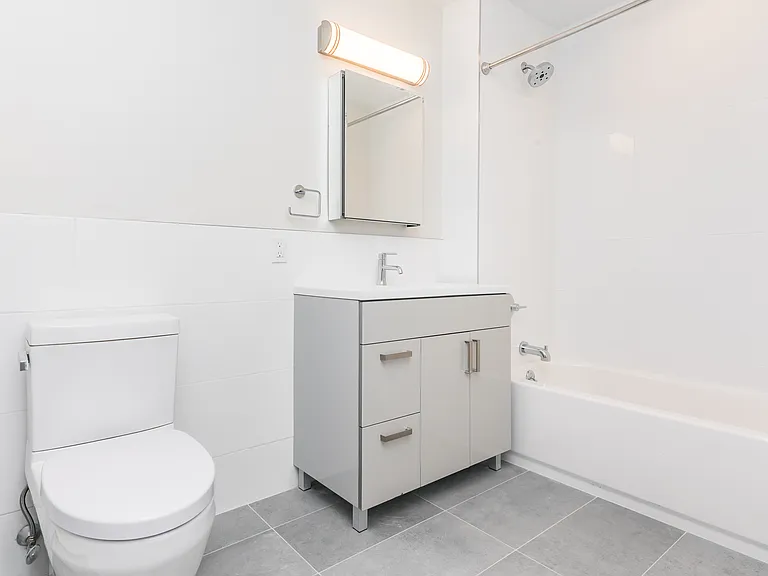 27-17 21st St #2C — Photo 6