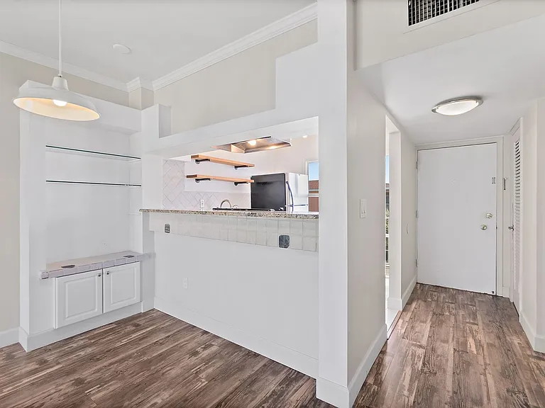 719 S Beach St #314B — Photo 3