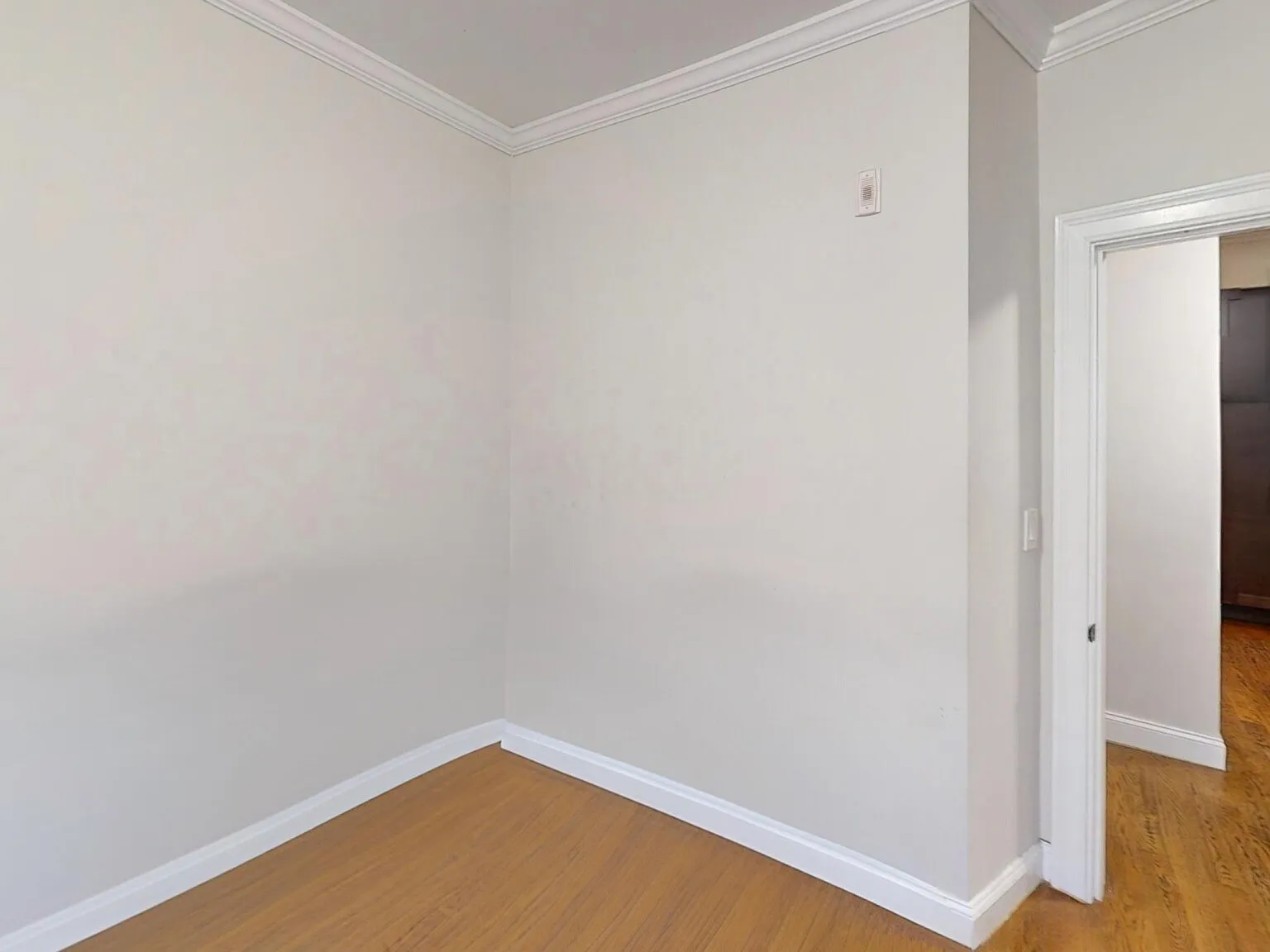 3 bed, 2.0 bath, 1000 sqft, $3,150 — Photo 3