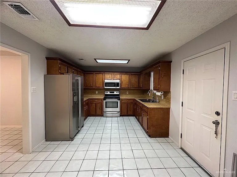 601 Kennedy Ave — Photo 7