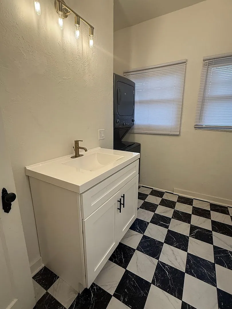 Molina Property — Photo 4