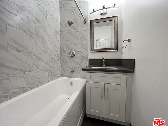 3rd image of 444 Chestnut Ave