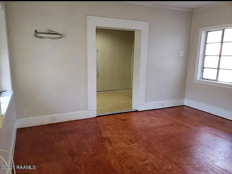 1420 Iberia St — Photo 7