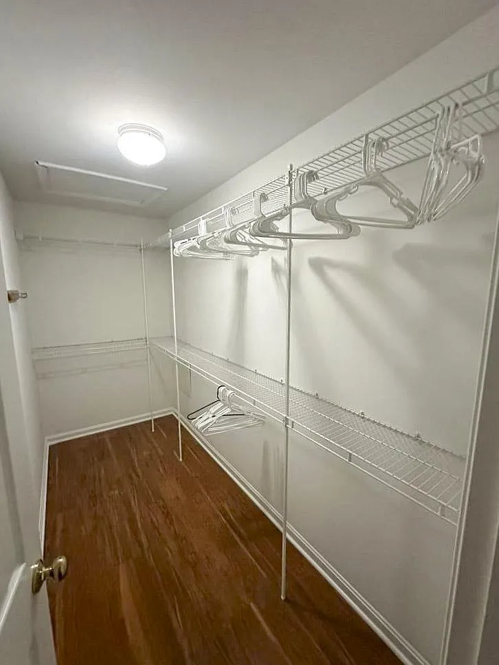 2 bed, 2.0 bath, 2720 sqft, $1,594 — Photo 1