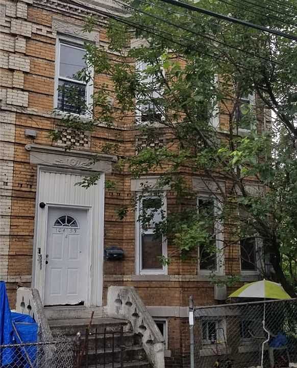 1st image of 104-52 164th St