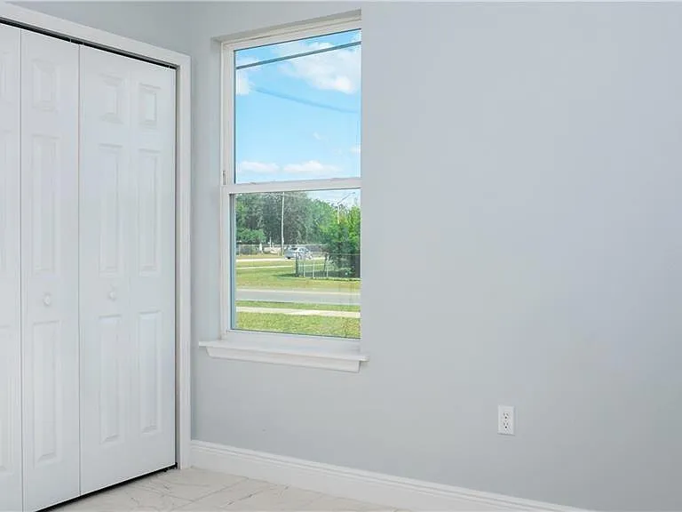 401 Albatross Ct #B — Photo 8
