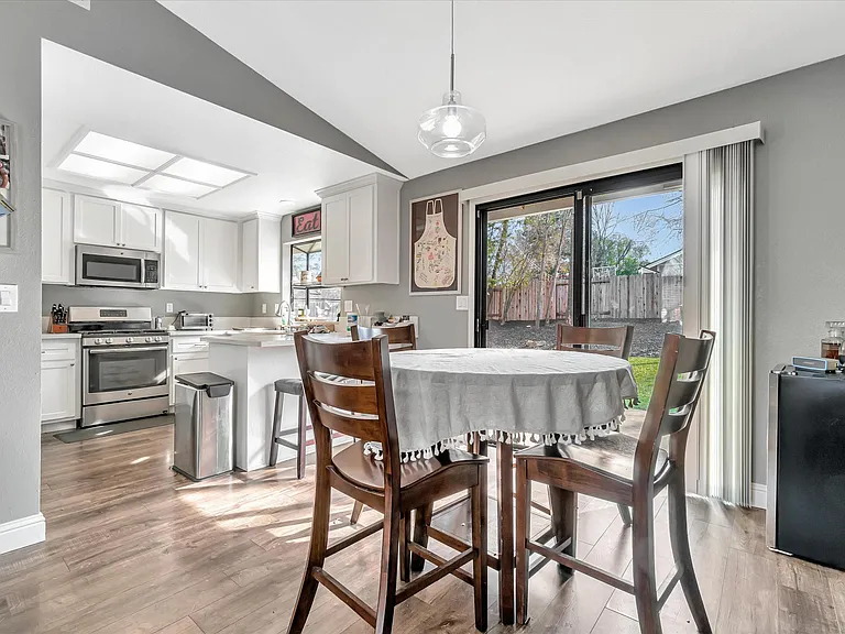 1060 Saint Andrews Dr — Photo 15