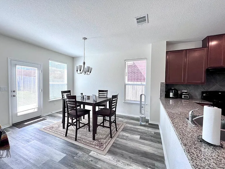 7900 Crystalbrook W — Photo 18