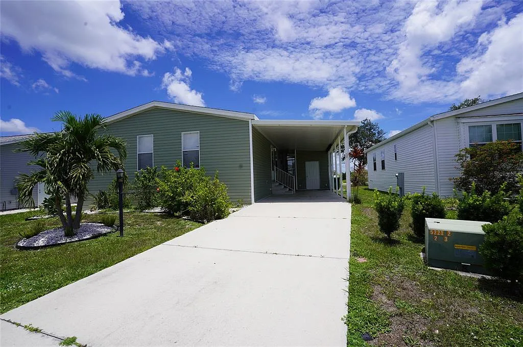 3 bed, 2.0 bath, 1404 sqft, $1,900 — Photo 1