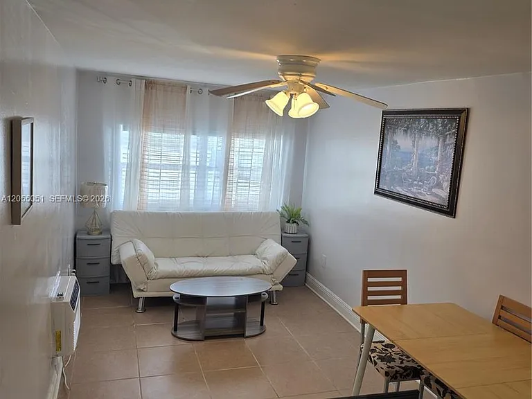 5712 Hollywood Blvd #1 — Photo 3
