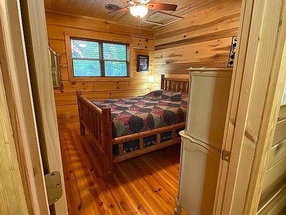 2nd image of 520 Trail Head Ln