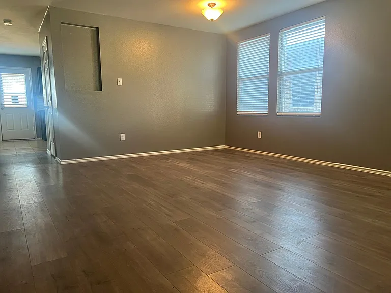 10956 Rankin Dr — Photo 8