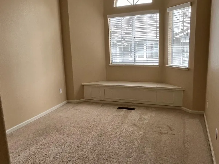 68 Heather Garden Ln — Photo 12