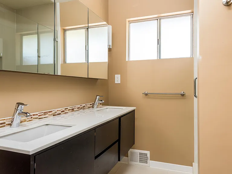 851 Seale Ave — Photo 10